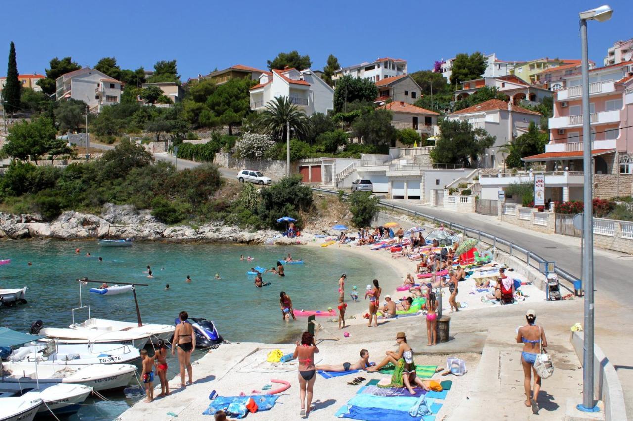 Apartments By The Sea Mavarstica, Ciovo - 12696 Trogir Bagian luar foto