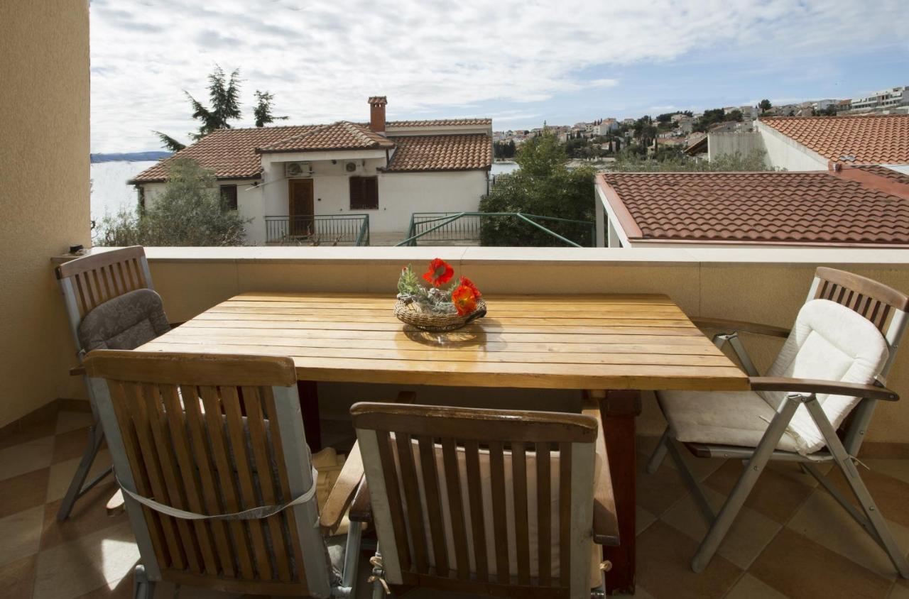 Apartments By The Sea Mavarstica, Ciovo - 12696 Trogir Bagian luar foto