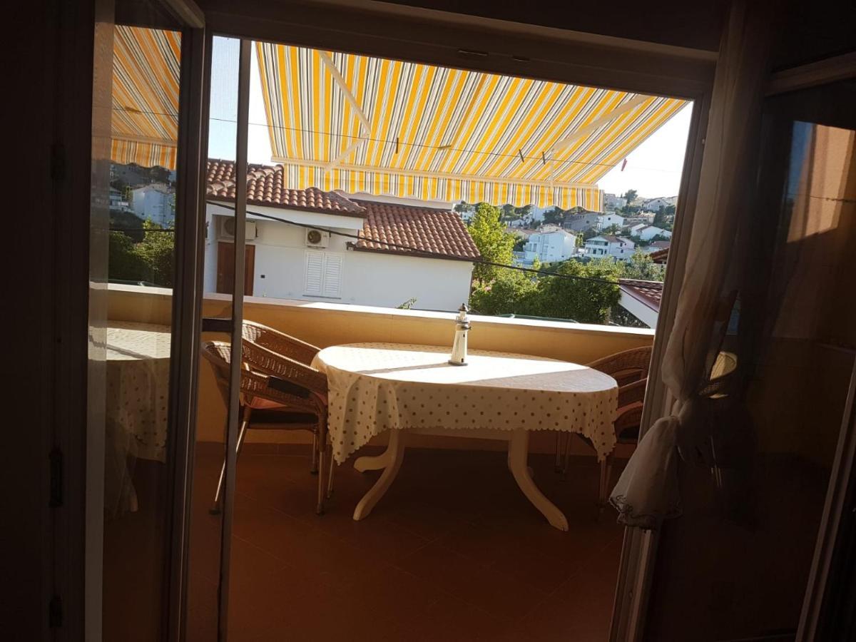 Apartments By The Sea Mavarstica, Ciovo - 12696 Trogir Bagian luar foto